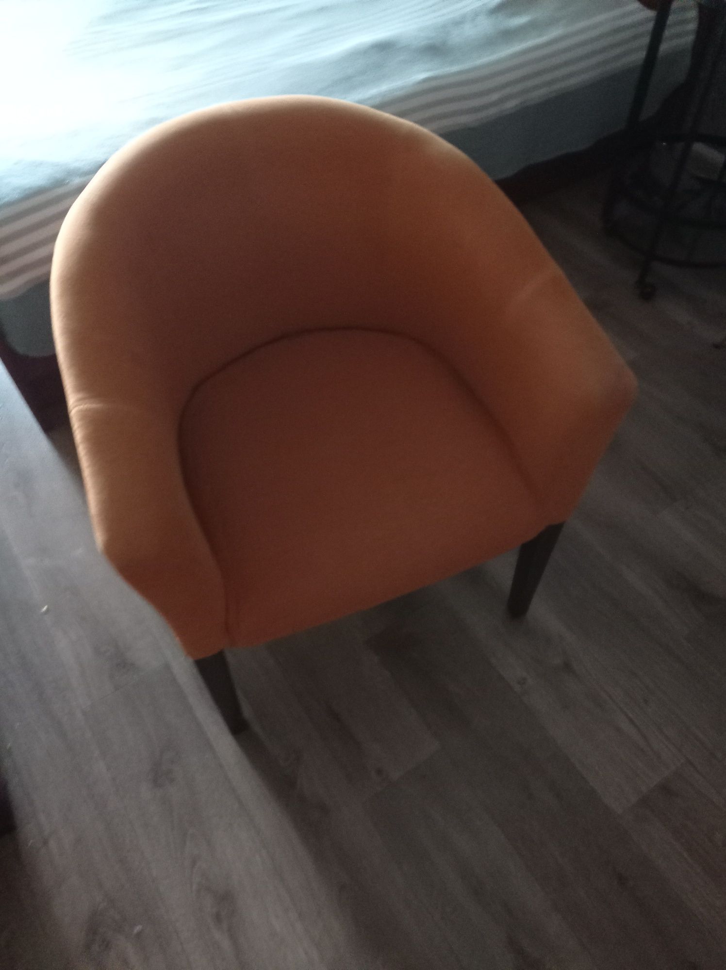 Кресло мягкое оранжевое