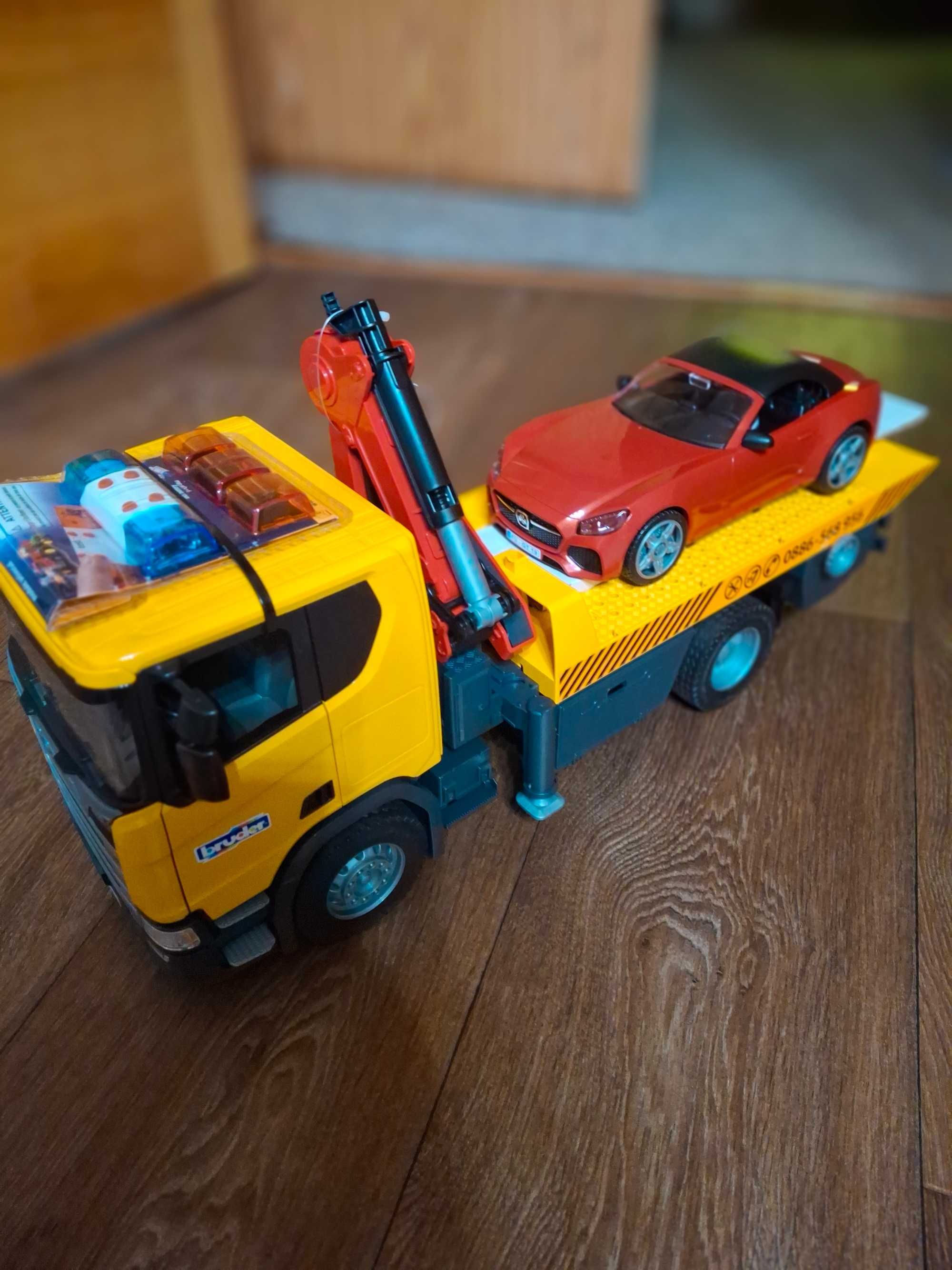 Эвакуатор Skania Super 560R с краном от Bruder (03552)