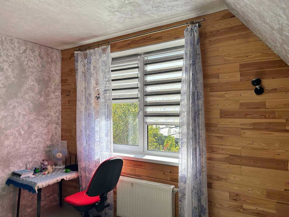 Продам 2х этажный дом в Люботине постройки 2015г.