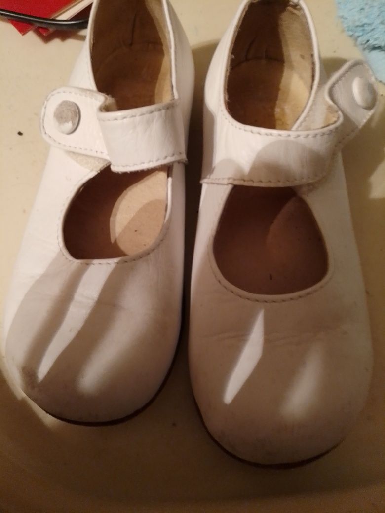 Ana Placido-20 Postais-Casa de Camilo15E-Sapatos N25 Brancos5E Desde5E