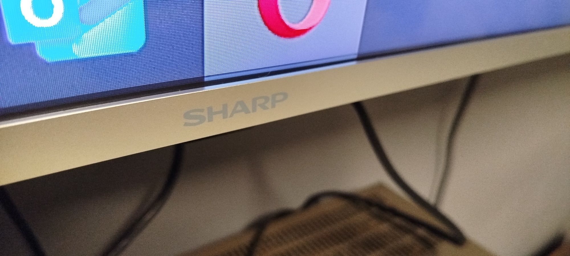 SHARP 70GP6760E 70" QLED Google-Vision UHD Frameless