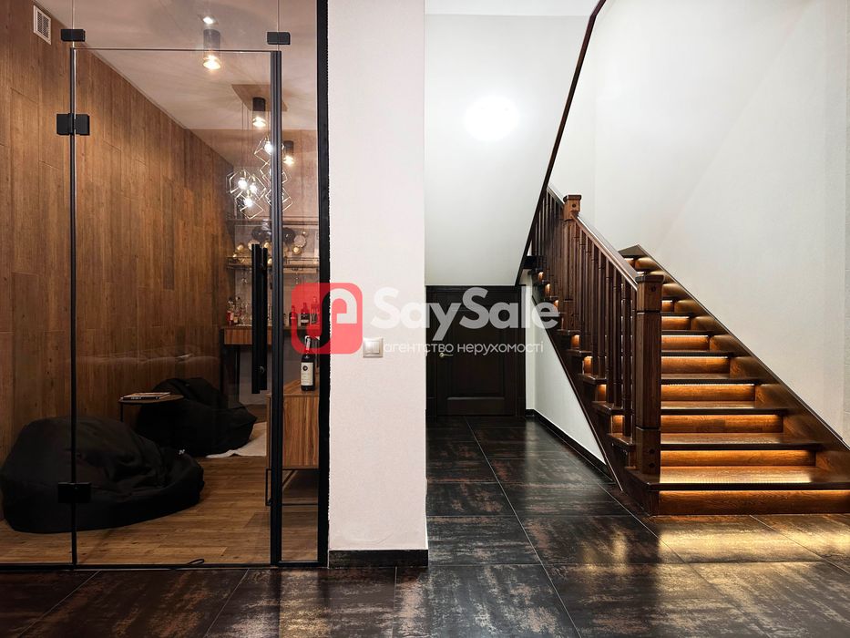 Продам будинок 460м2, 8 сот в селі Гатне, Мегамаркет, Одеський напрям