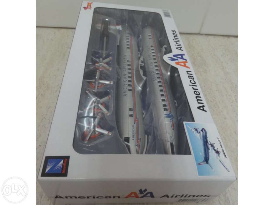 Avião miniatura Douglas DC-7 American Airlines