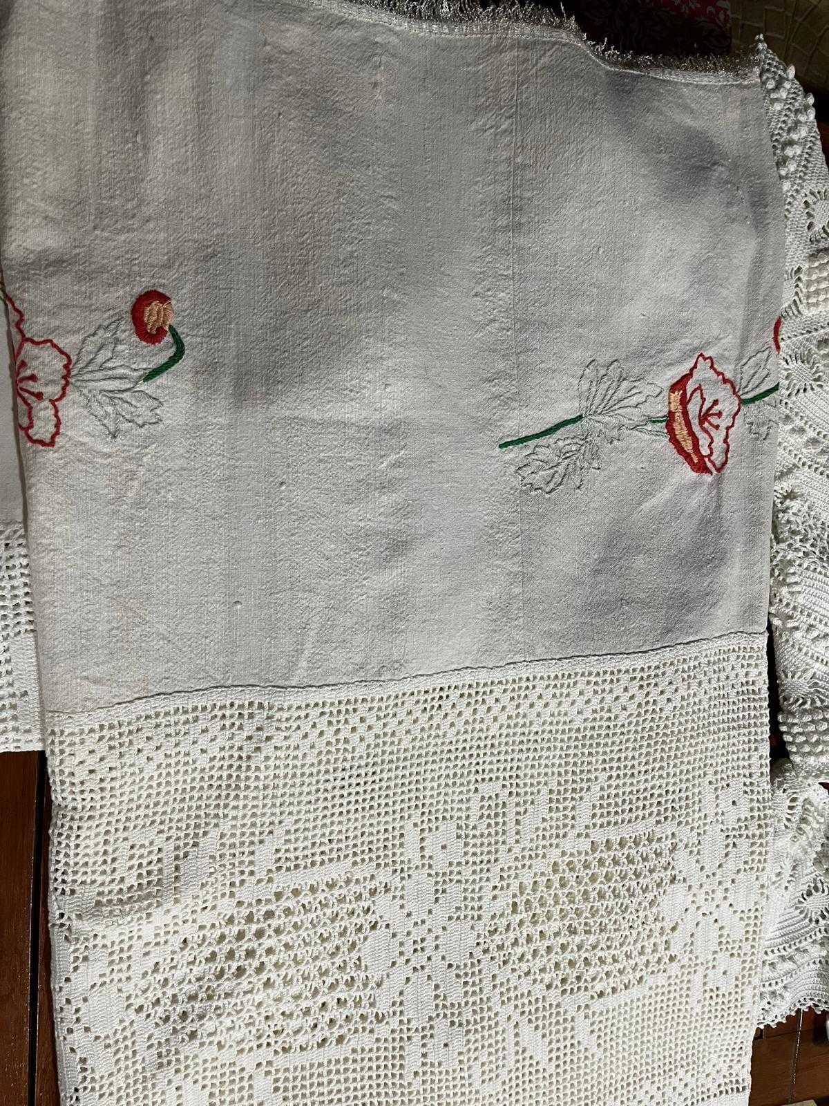 Colchas e almofadas de renda