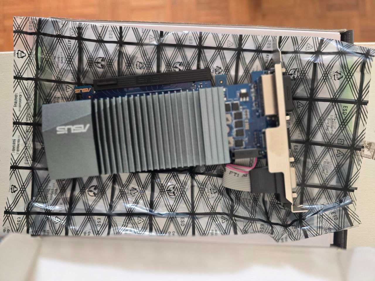 Placa Gráfica Asus GeForce GT730 2GB GDDR5