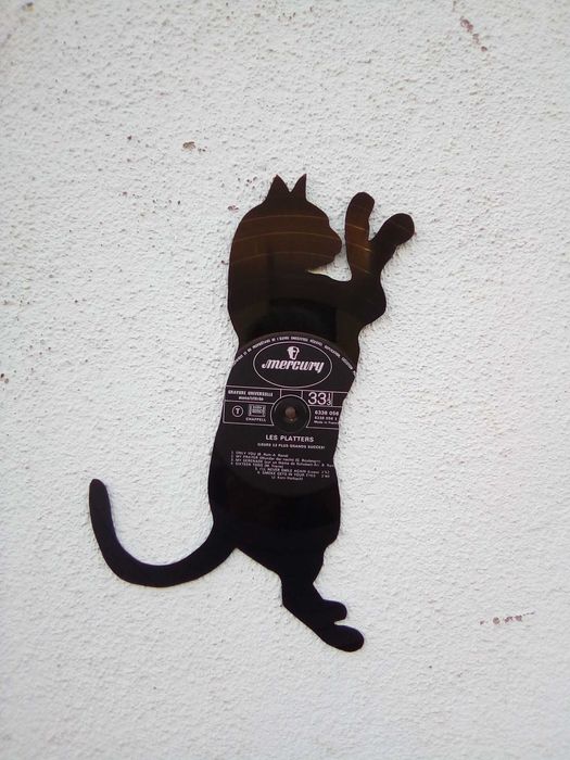 Silhueta Gato feita de um disco de vinil LP