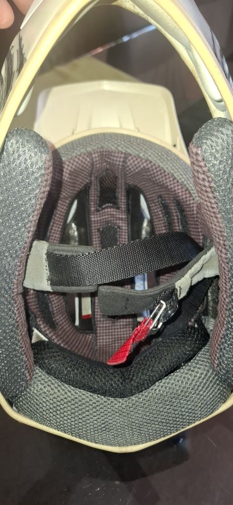 Capacete SPECIALIZED DIVIANT 2 carbono