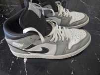 Nike Air Jordan 1 mid