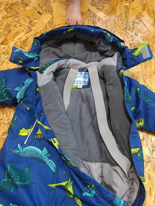 Продам зимний комбинезон в отличном состоянии,для мальчика