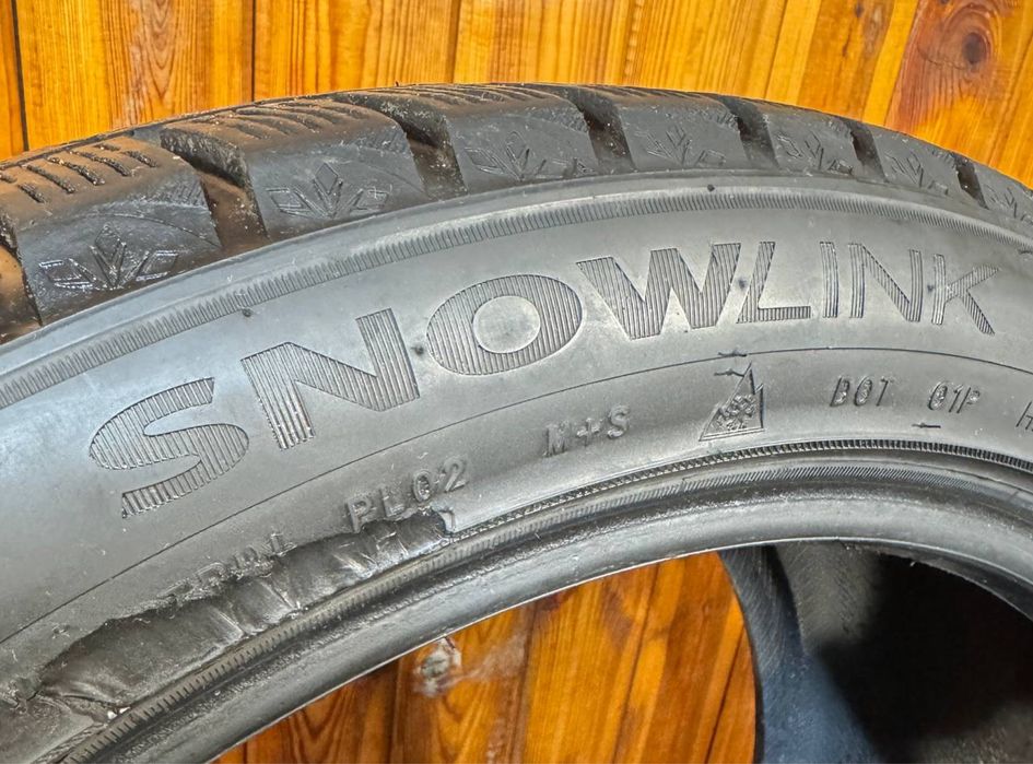 Пара шин 275 40 R20 Triangle, Зима, протектор 7 мм.