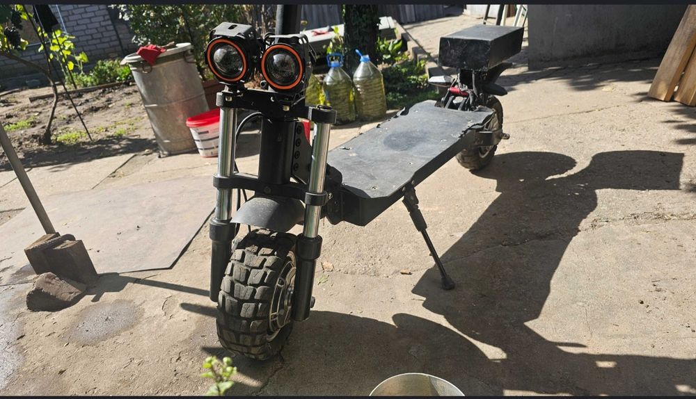 Электросамокат VOLTO Loko 2000W 52V 24Ah с сиденьем