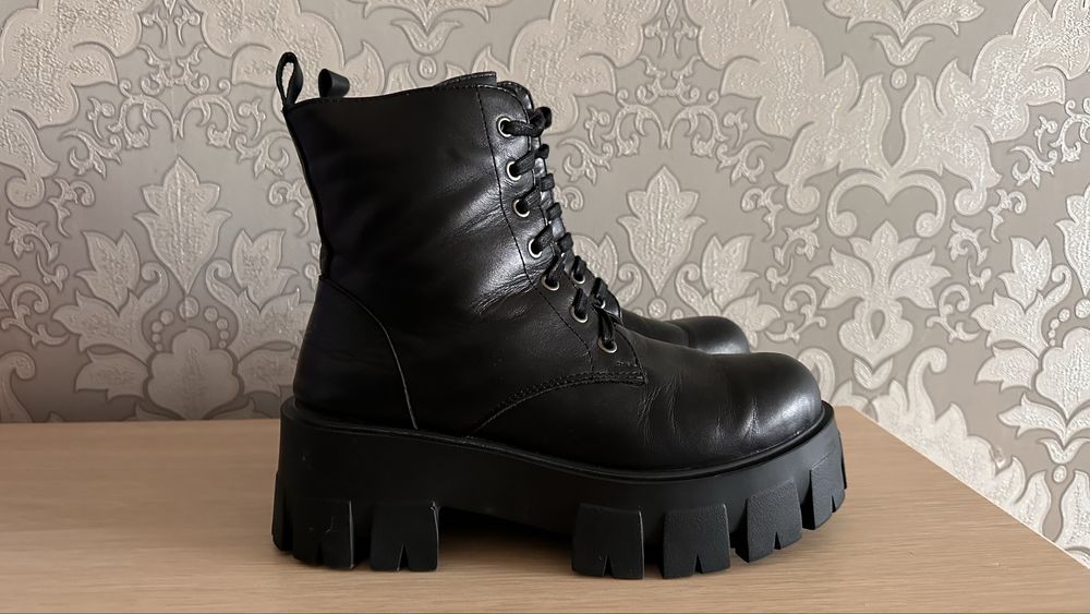 Ботинки жіночі шкіряні