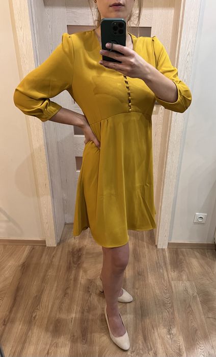 Musztardowa mini z guzikami Reserved 42