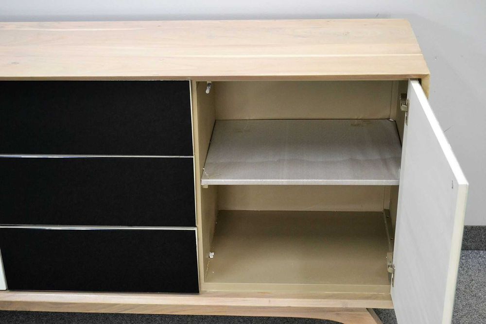 KOMODA TROMSO #108 akacja lakierowana + szkło 165x45x80 cm