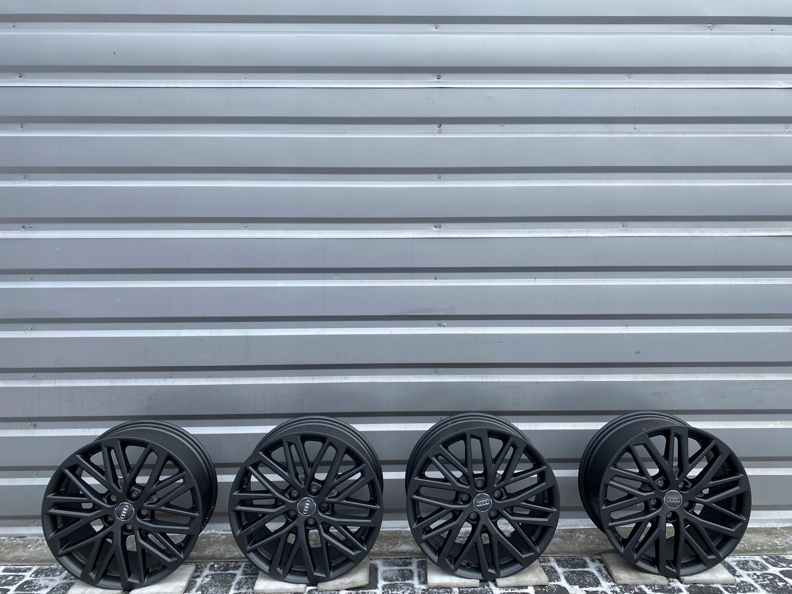 Oryginalne Felgi Audi 18 S3 A3 A4 A6 A8 Q3 TT