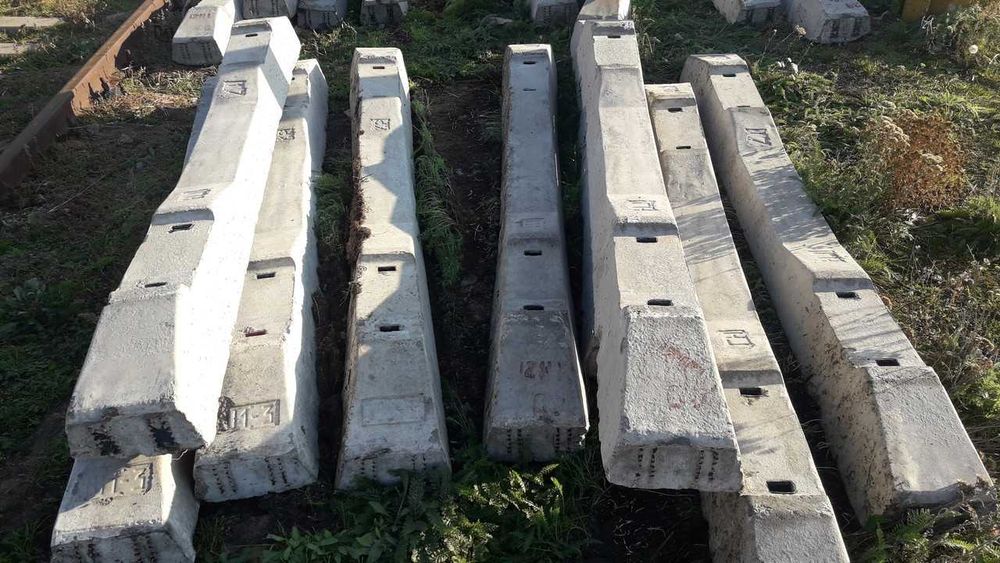 Шпала залізобетонна