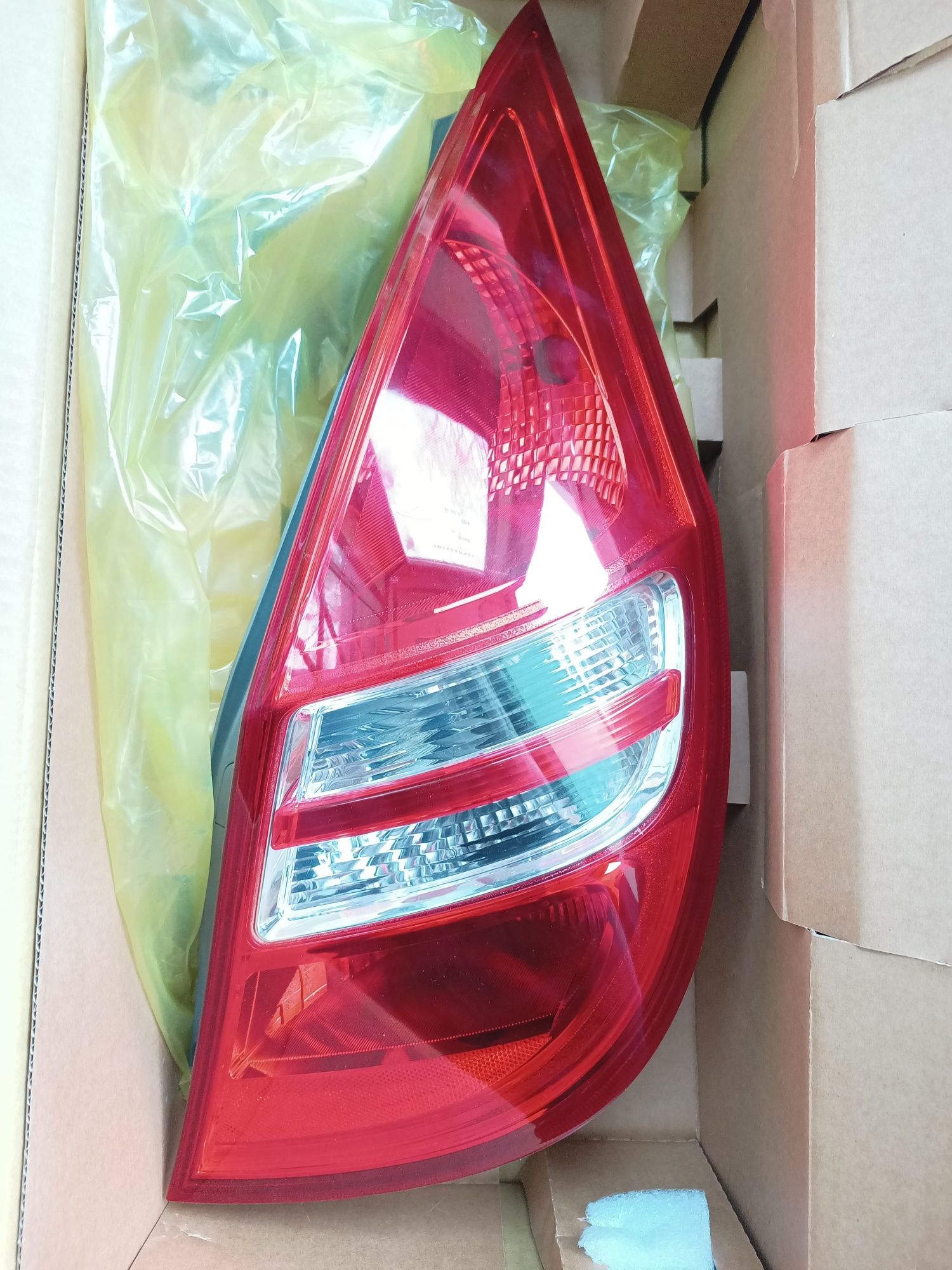 Hyundai i30 07- lampa tylna prawa NOWA