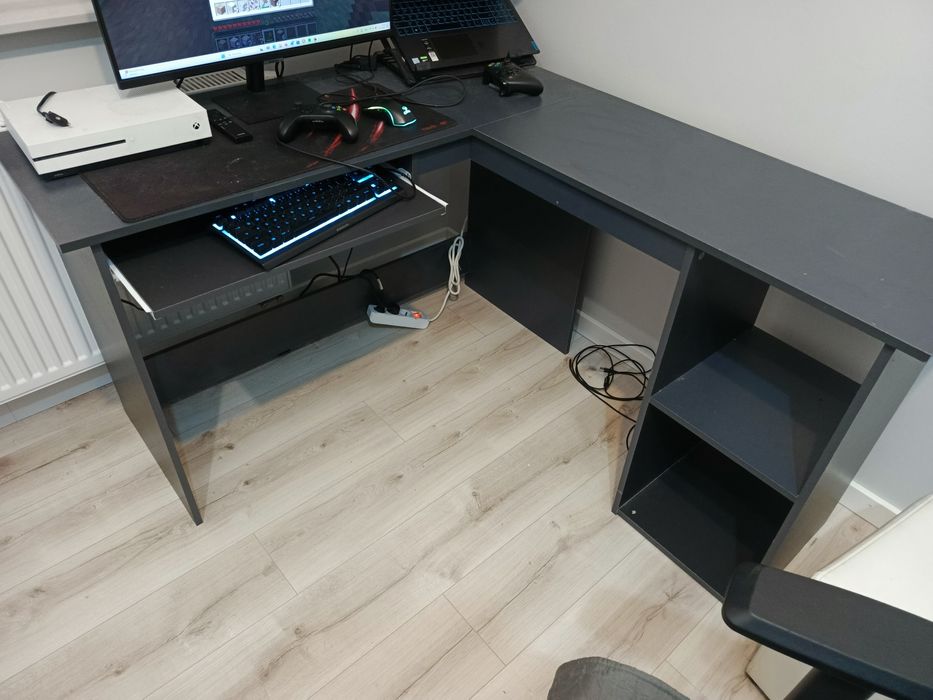 Sprzedam biurko,półkę ,regal