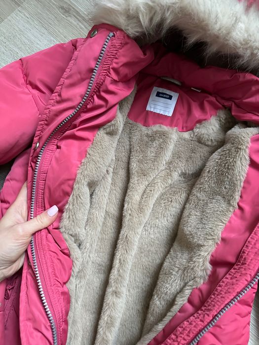 Зимова куртка для дівчинки на 9-12років