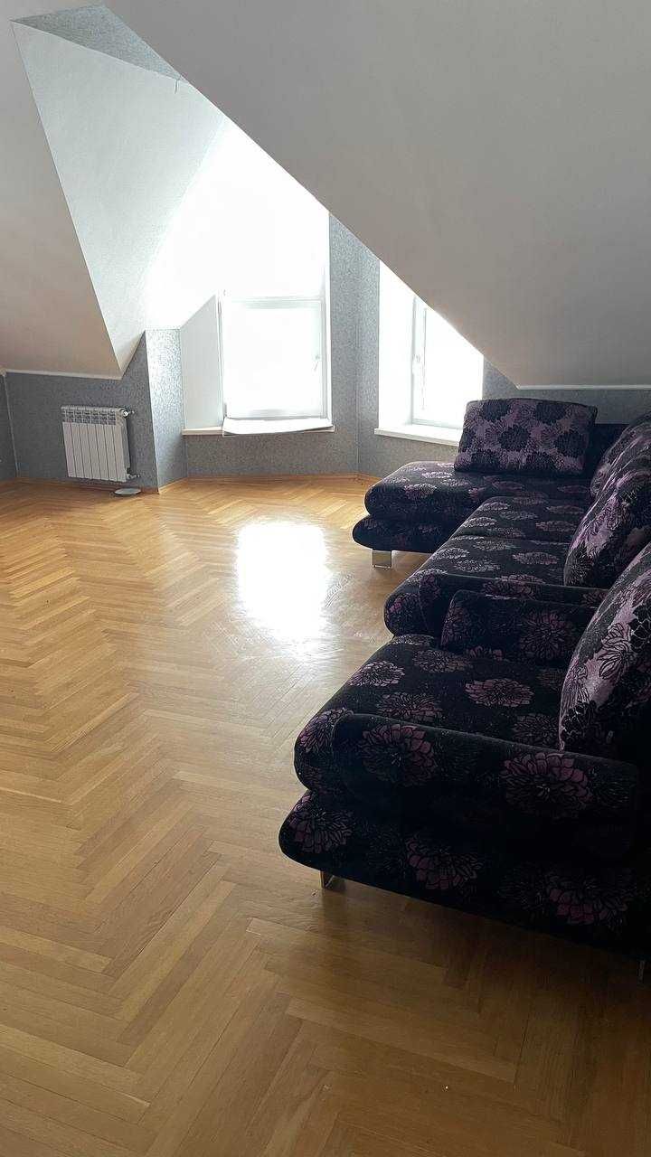 Продається 2-х рівнева квартира, 5 кімнат, р-н лікарні, м. Трускавець!