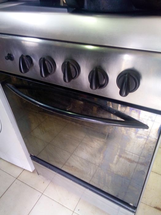 Vendo  2 fogões altos de inox gás de bilha estado novo cada 100€
