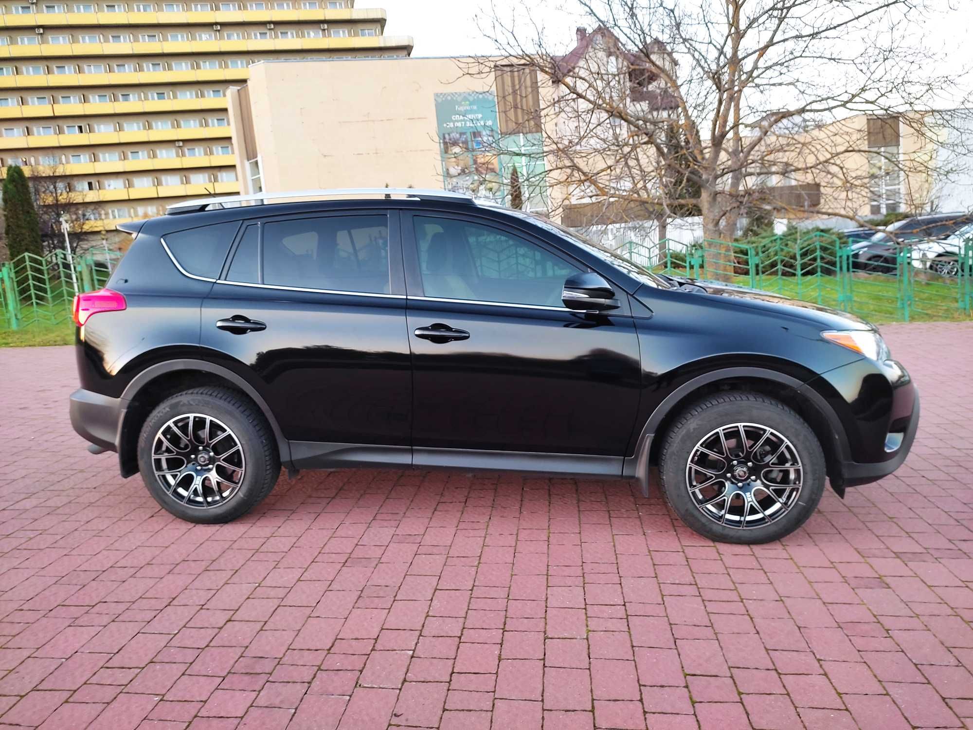 Toyota  RAV4  XLE