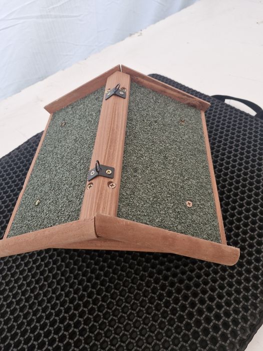 Tiaki solidny karmnik dla ptaków