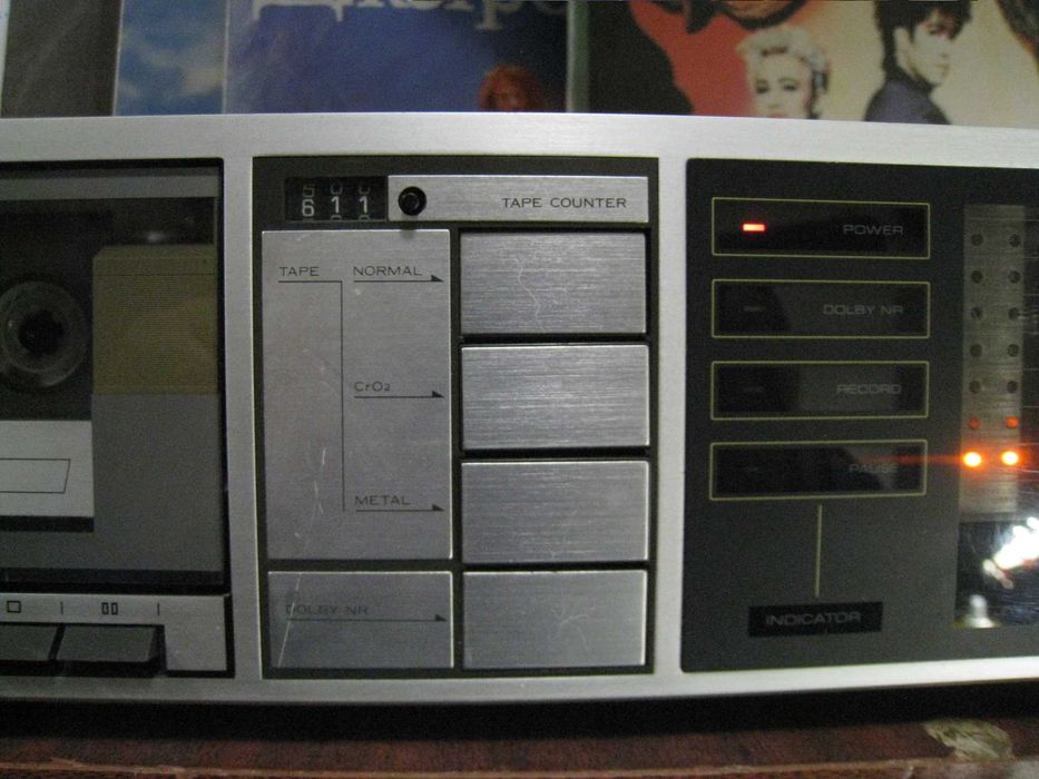 продам кассетную деку Kenwood .