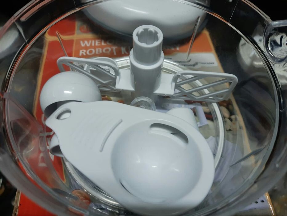 Robot wielofunkcyjny mikser tarka