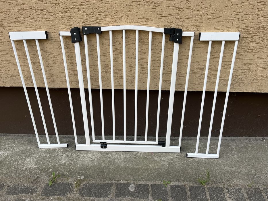 Bramka rozporowa z rozszerzeniami, barierka zabezpieczająca