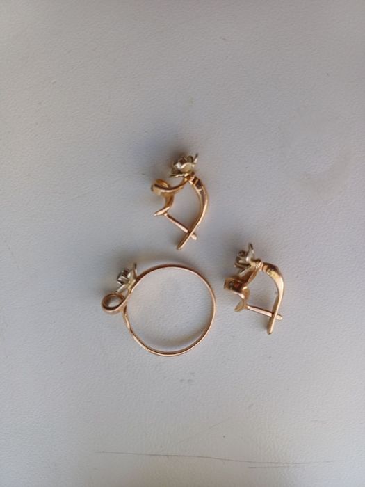 Золоті сережки,каблучка з діамантами,серьги и кольцо с брилиантами 585