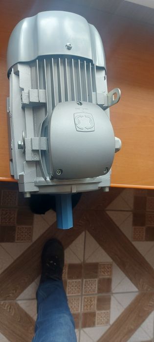 Двигун трьохфазний.2.2квт.1500об.