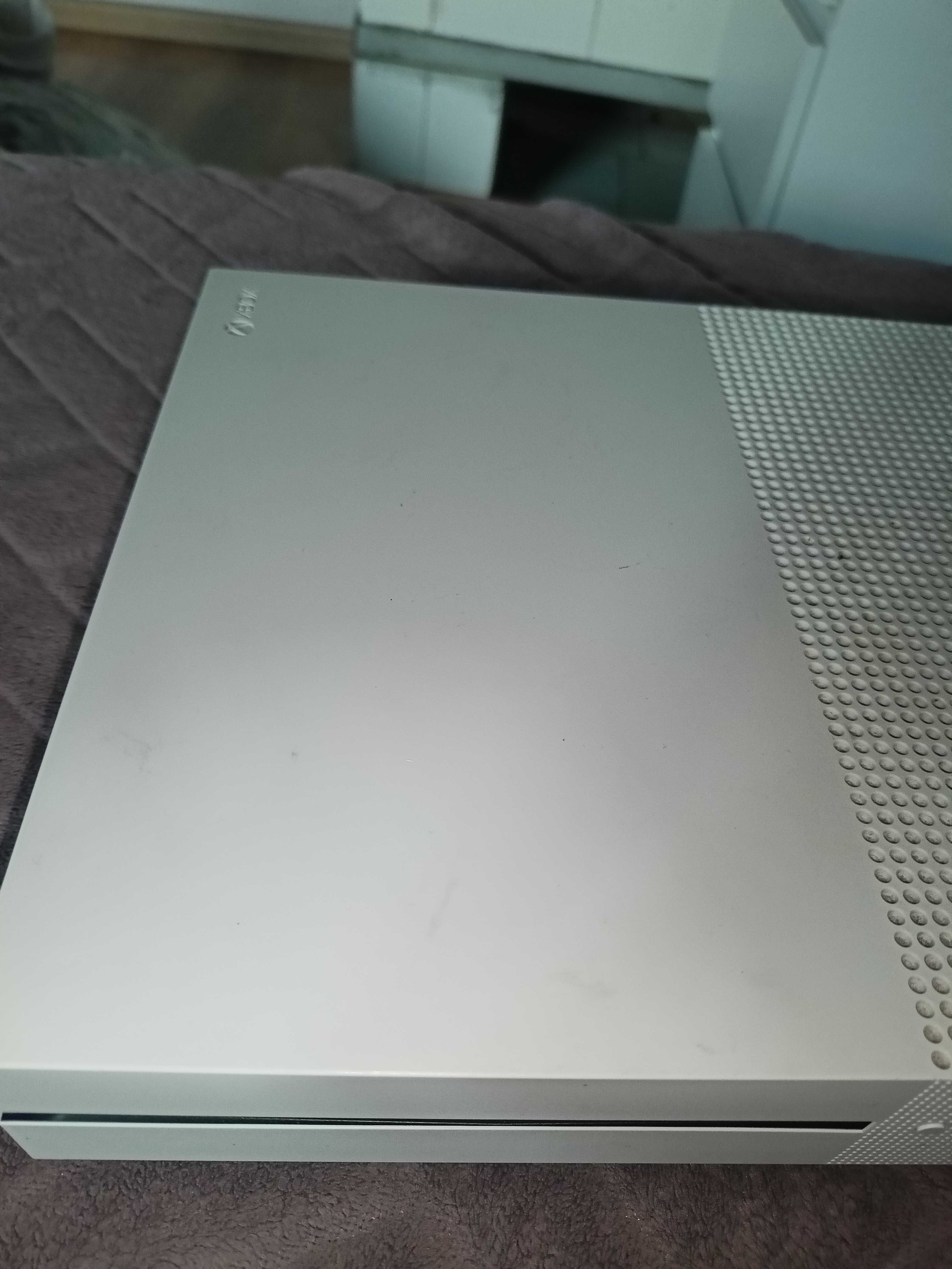 Xbox  one s 1 tb