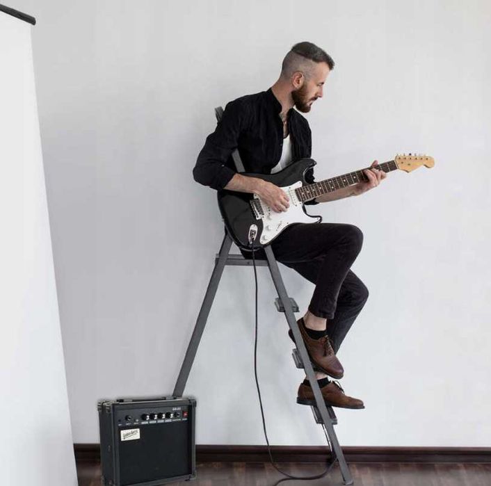 Nowy WZMACNIACZ GITAROWY Gitary Elektrycznej 20W Piecyk (PROMOCJA)