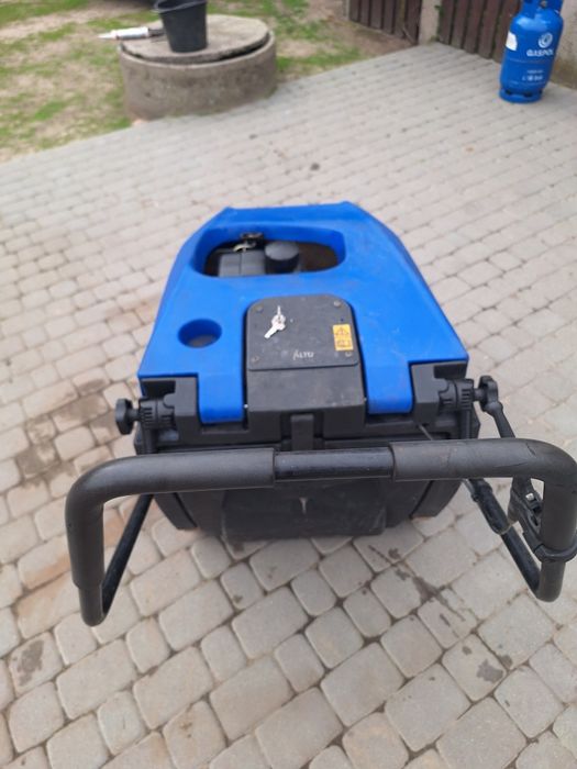 Zamiatarka spalinowa