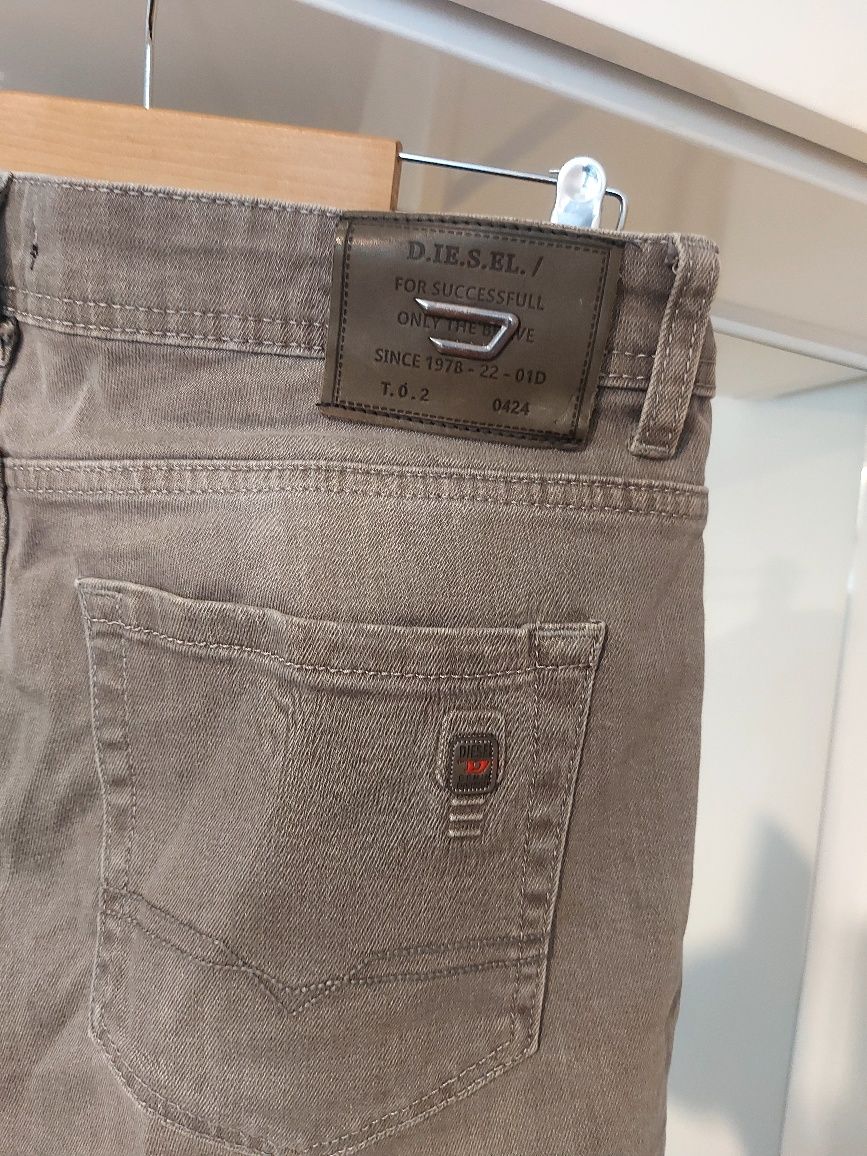 Diesel męskie szare spodnie jeansy roz M / L 34