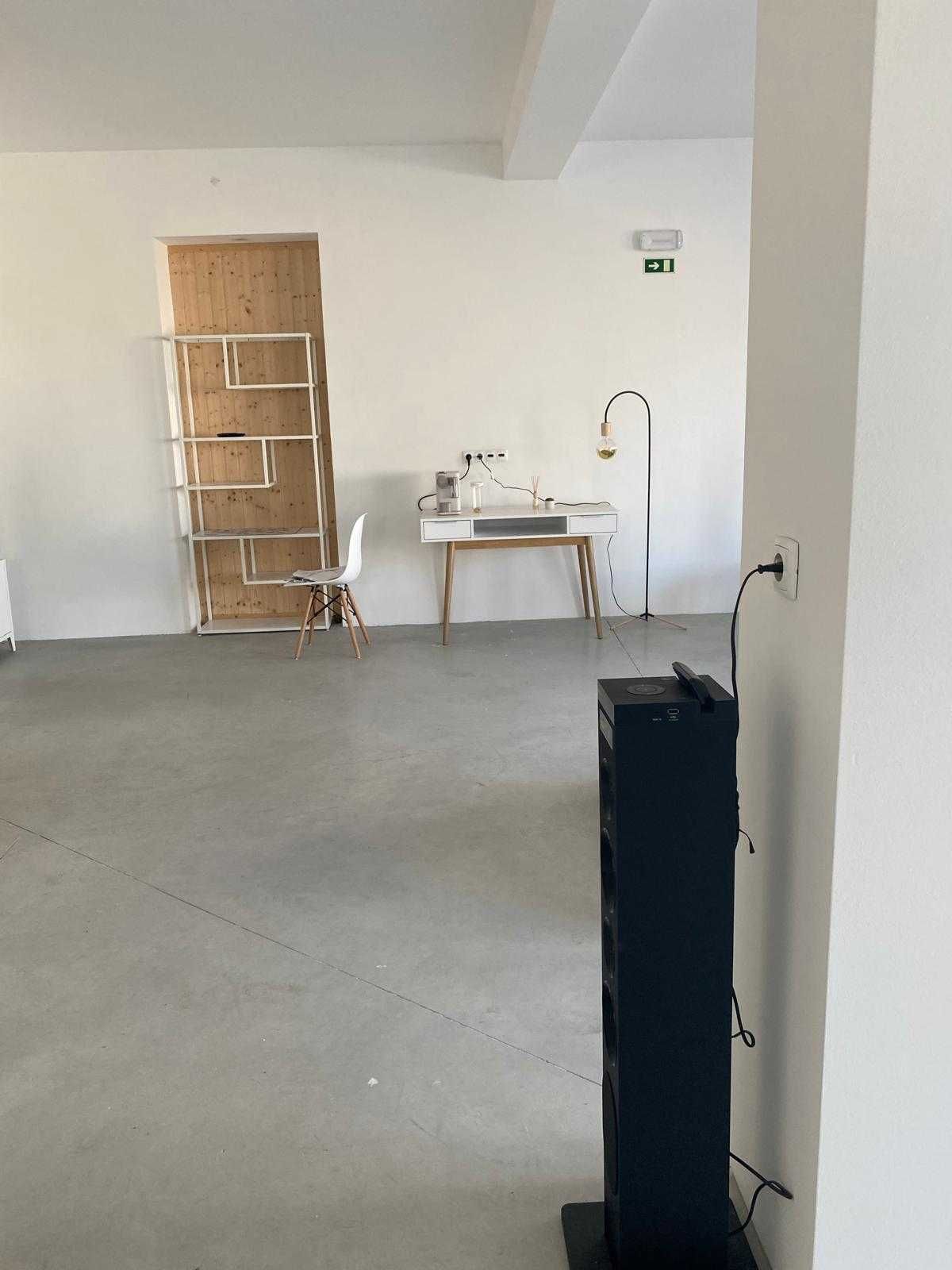 Espaço comercial totalmente remodelado - pronto para arrendar