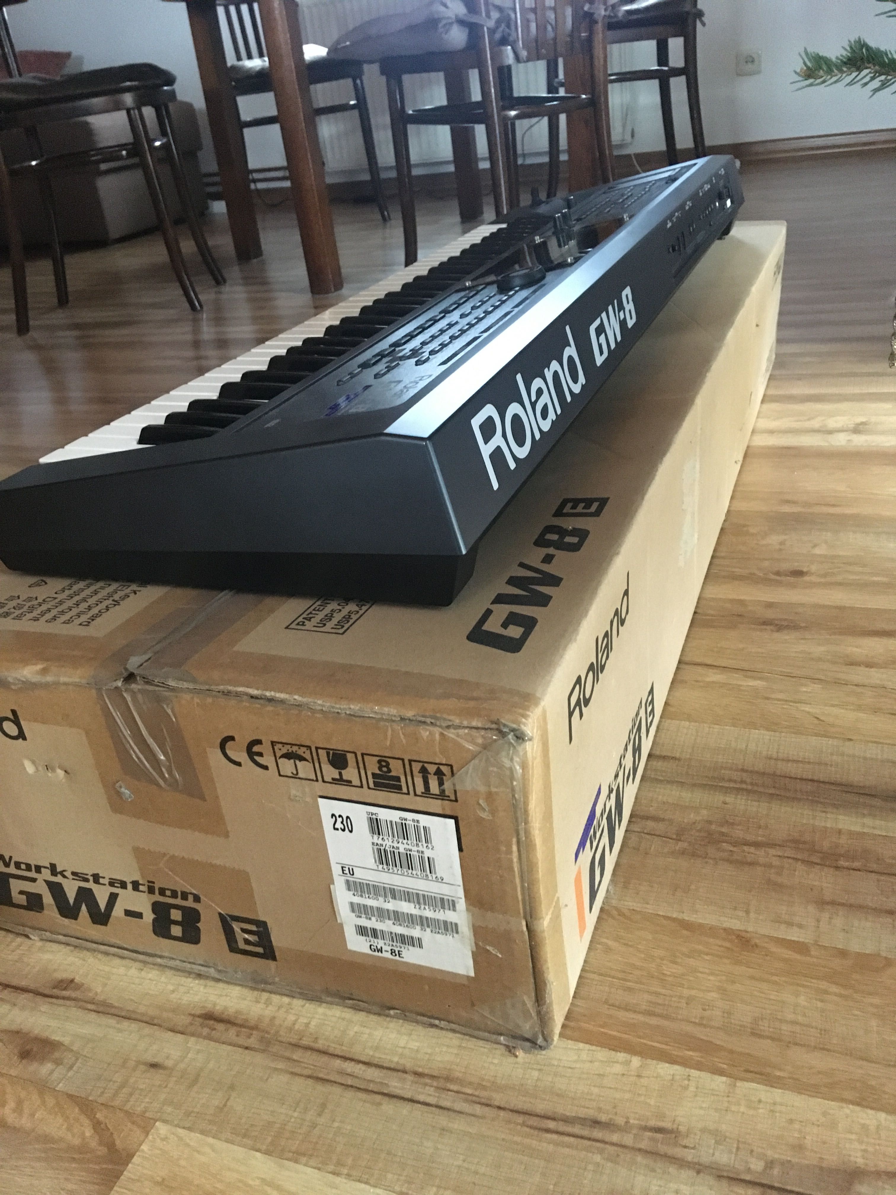 Roland GW 8 syntezator- keybord