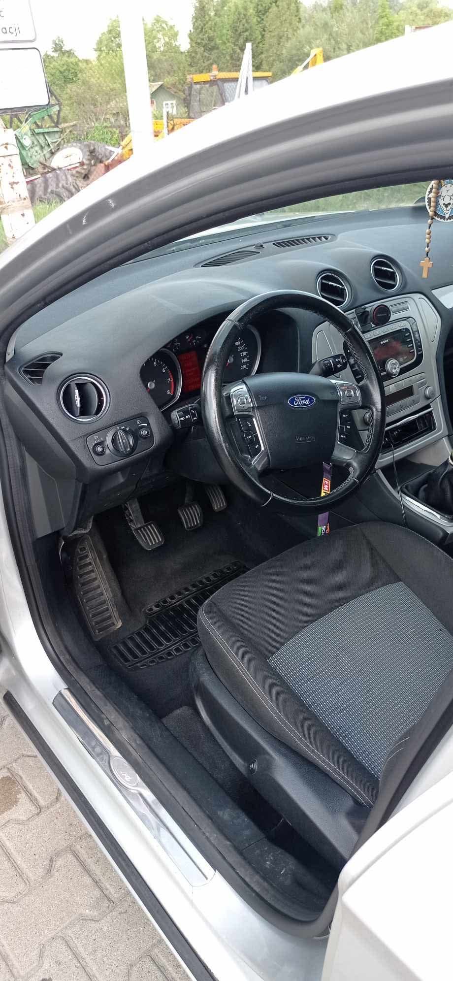 Ford Mondeo mk4.