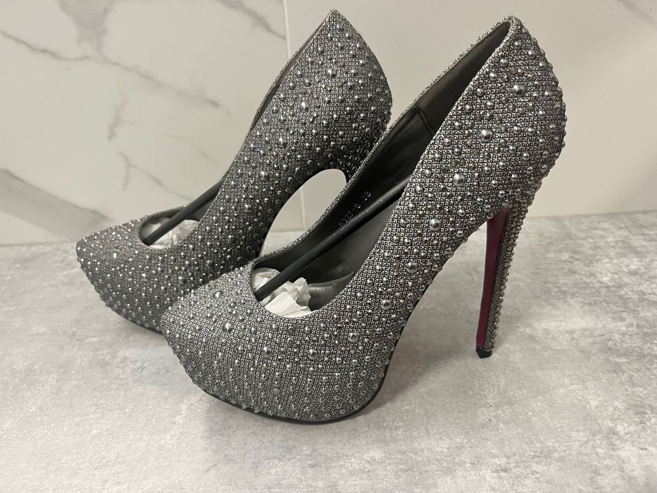 3 pary- Szpilki, botki, foto, kostium, przebrania