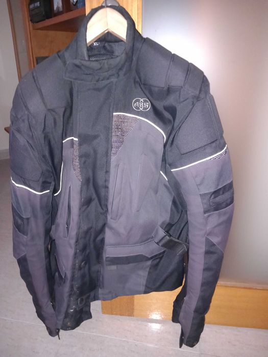 Vendo casaco XL de mota  com 2 forros (chuva e inverno)    ABS