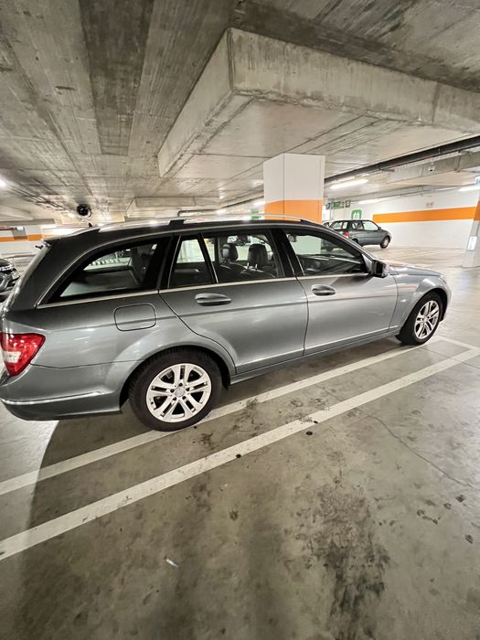 Mercedes-Benz  C200