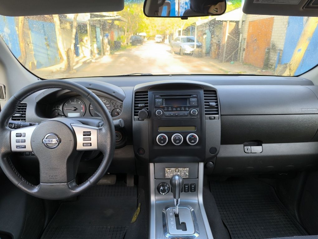 Nissan Navara D40  2012