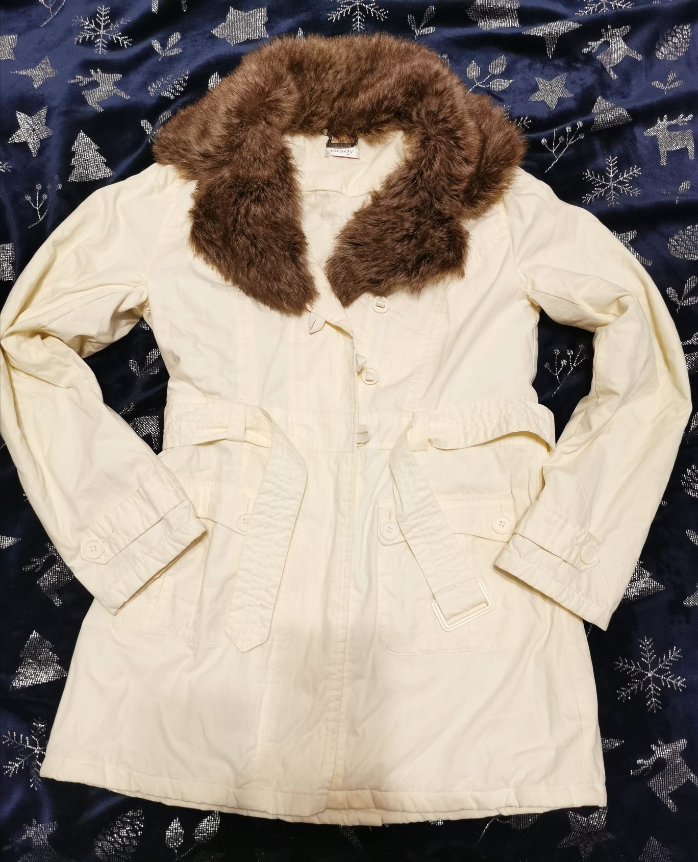Płaszczyk kurtka ecru z futerkiem Orsay