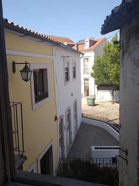 T2 na Alta de Coimbra  (5 min a pé da Universidade)