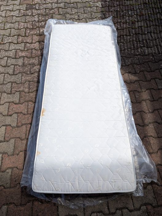 Materac do spania 80x200 dostępne 2 sztuki