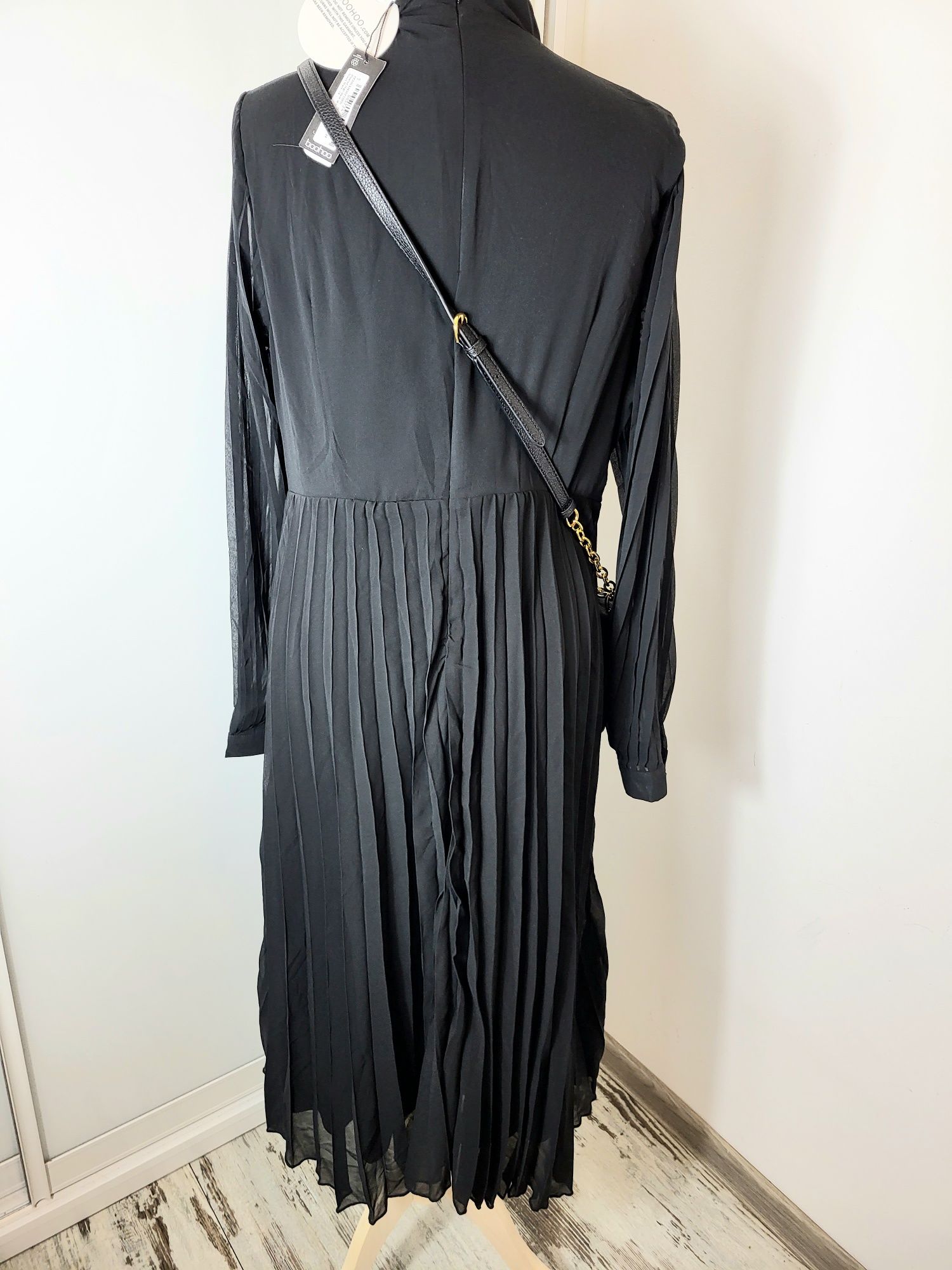 Elegancka sukienka midi wizytowa XXL 44 czarna boohoo plisowana