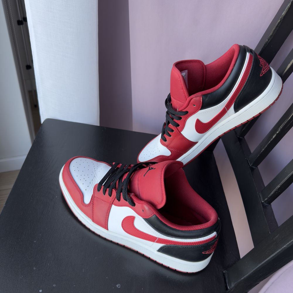 Nike Jordan 1 Low "Bulls" sneakers
