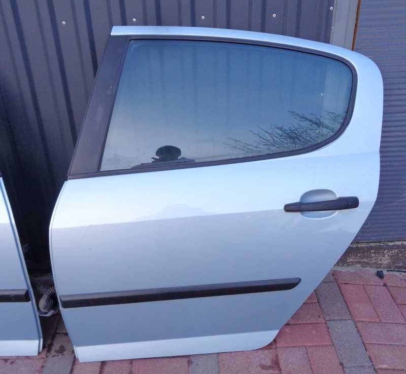 Peugeot 407 sedan drzwi tył lewe prawe EYLC 06r