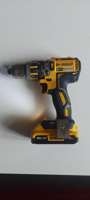 Wkrętarko-wiertarka DeWalt DCD795 z akumulatorem 2.0Ah